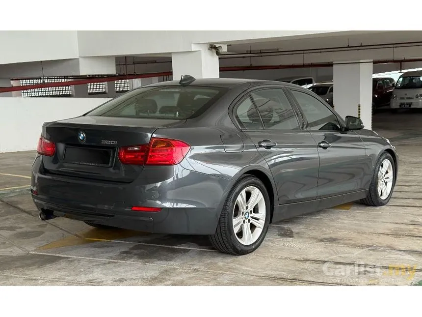 2013 BMW 320i Sport Line Sedan