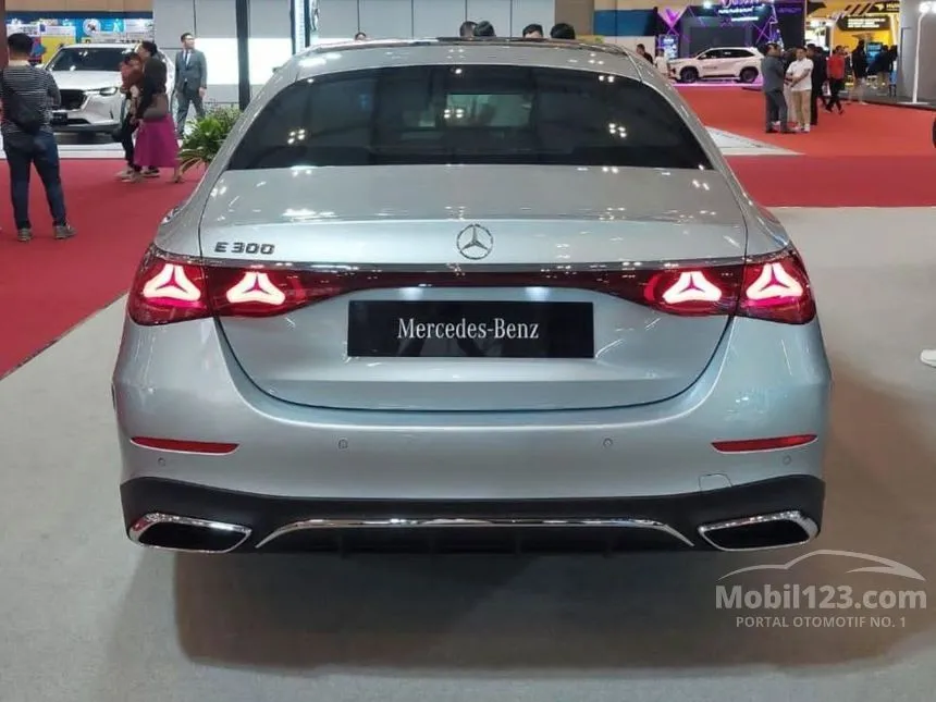 2025 Mercedes-Benz E300 AMG Line Sedan