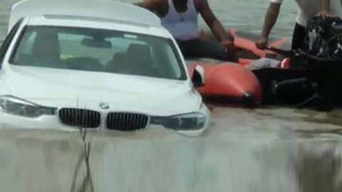 Anak Durhaka, BMW Seri-3 Hadiah Ulang Tahun dari Ayahnya Dibuang ke Sungai