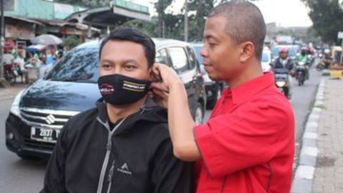 Mobil123 dan OtoSpirit Bagikan 1.000 Masker Gratis