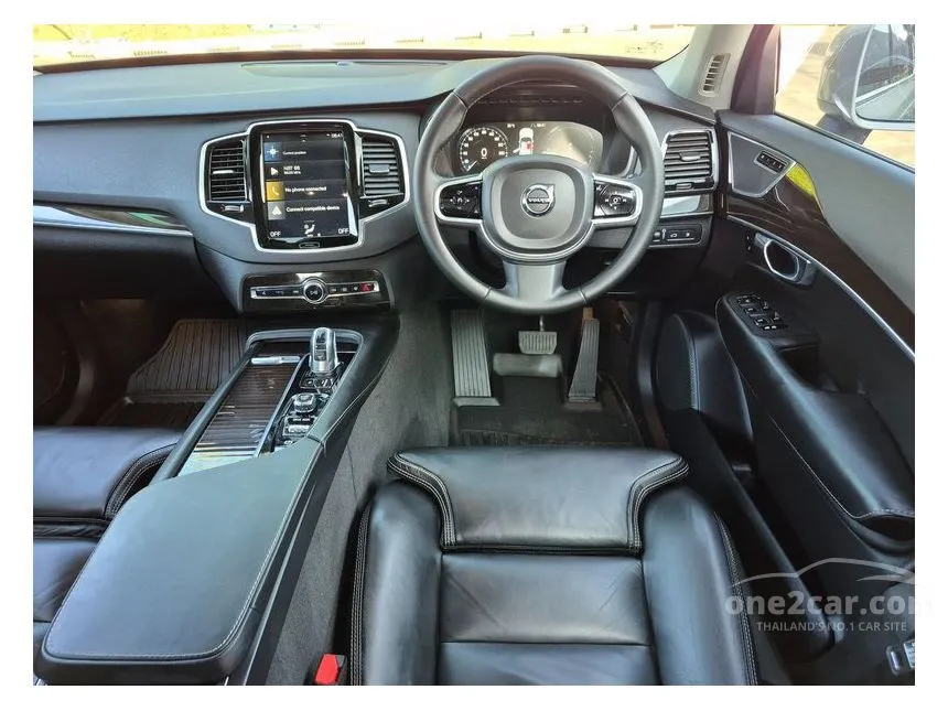 2020 Volvo XC90 T8 Momentum SUV