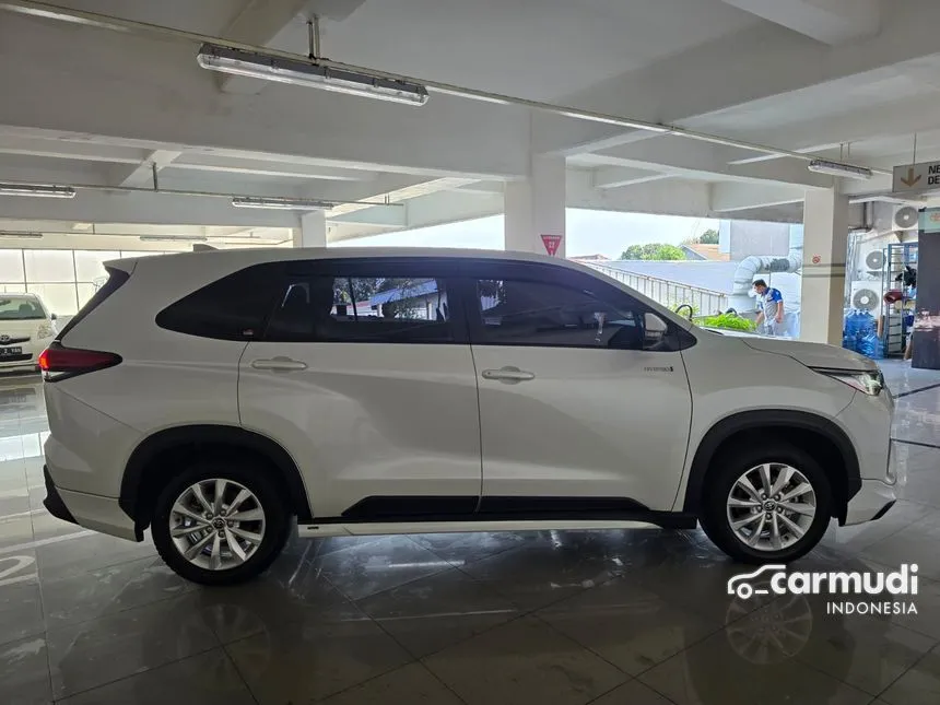 2025 Toyota Kijang Innova Zenix V HV (Premium Color) MPV