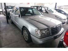1994 Mercedes-Benz E200 2.0 Sedan (M)