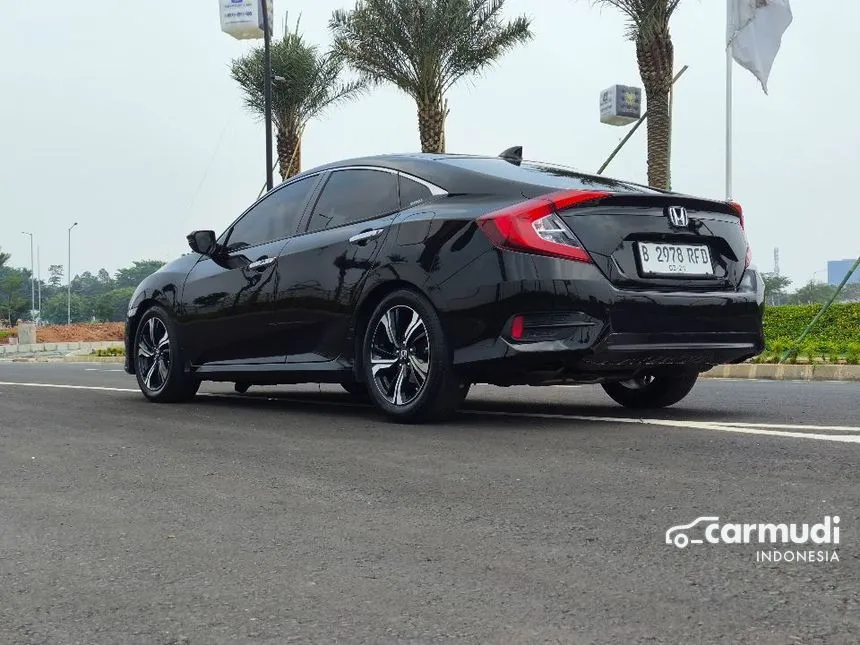 2018 Honda Civic ES Sedan