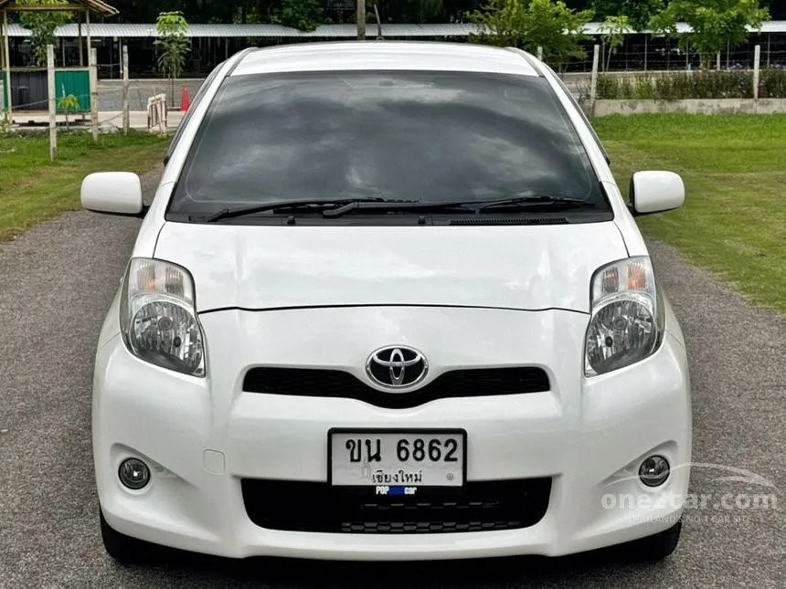 2013 Toyota YARIS J Hatchback