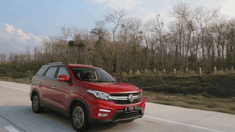 Mengingat Lagi Senjata DFSK Glory 560 untuk Tantang Toyota Rush