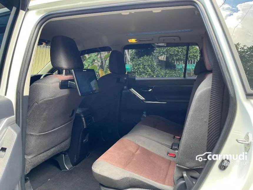 2023 Toyota Kijang Innova Zenix V (Premium Color) MPV