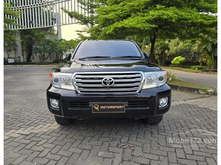 Jual Mobil Toyota Land Cruiser 2014 Full Spec E VX 4.5 di DKI Jakarta Automatic SUV Hitam Rp 1.050.000.000