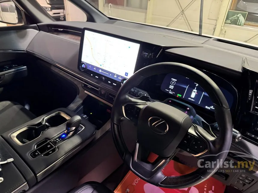 2025 Lexus LM 500h Version L 6 Seater MPV