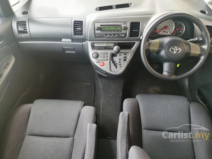 2003 Toyota Wish MPV