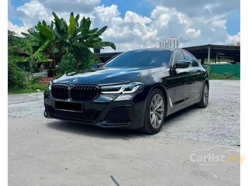 2019 BMW 520i Luxury Sedan