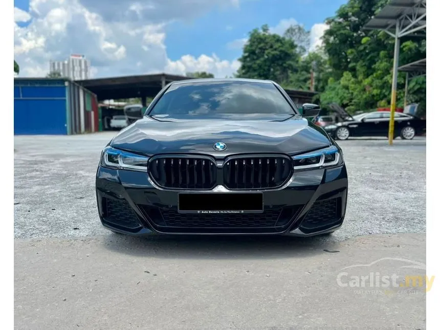 2019 BMW 520i Luxury Sedan