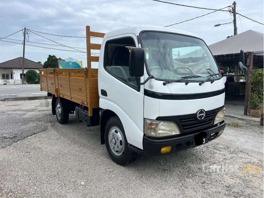 2010 Hino 300 Series WU300R Lorry