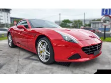 2015 Ferrari California 3.9 T Convertible, Carbon ceramic disc brake, Carbon steering wheel, Blue and black leather seats, Electric seats, 20 inch rim