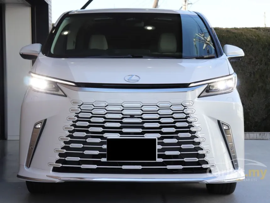 2025 Lexus LM 500h Version L 6 Seater MPV
