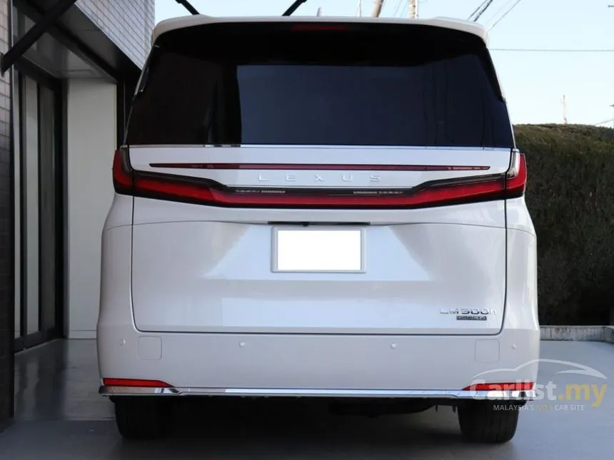 2025 Lexus LM 500h Version L 6 Seater MPV