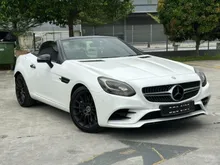 2017 Mercedes-Benz SLC300 2.0 AMG Line - Low Mileage / Hard Top / Sunroof / Two-Tone Interior