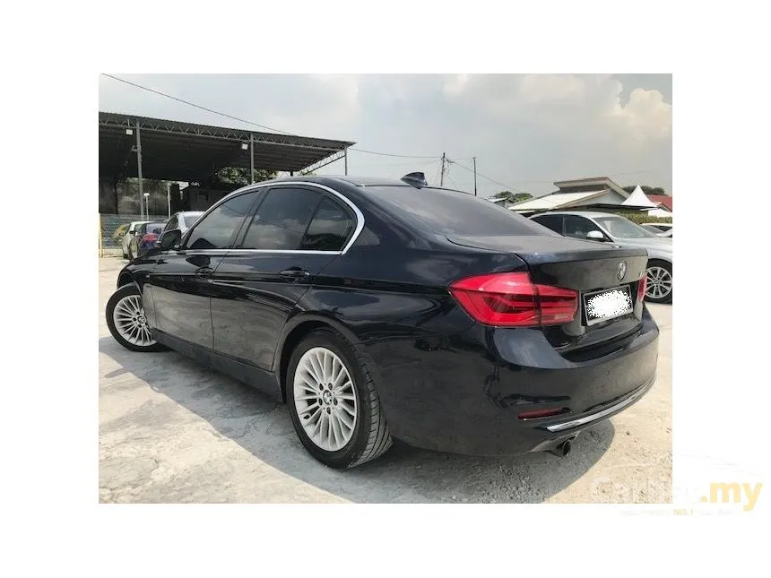 2016 BMW 318i Luxury Sedan