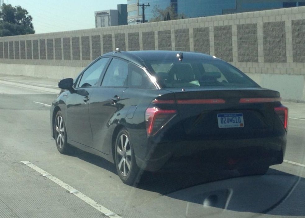 Toyota FCV Seliweran di California