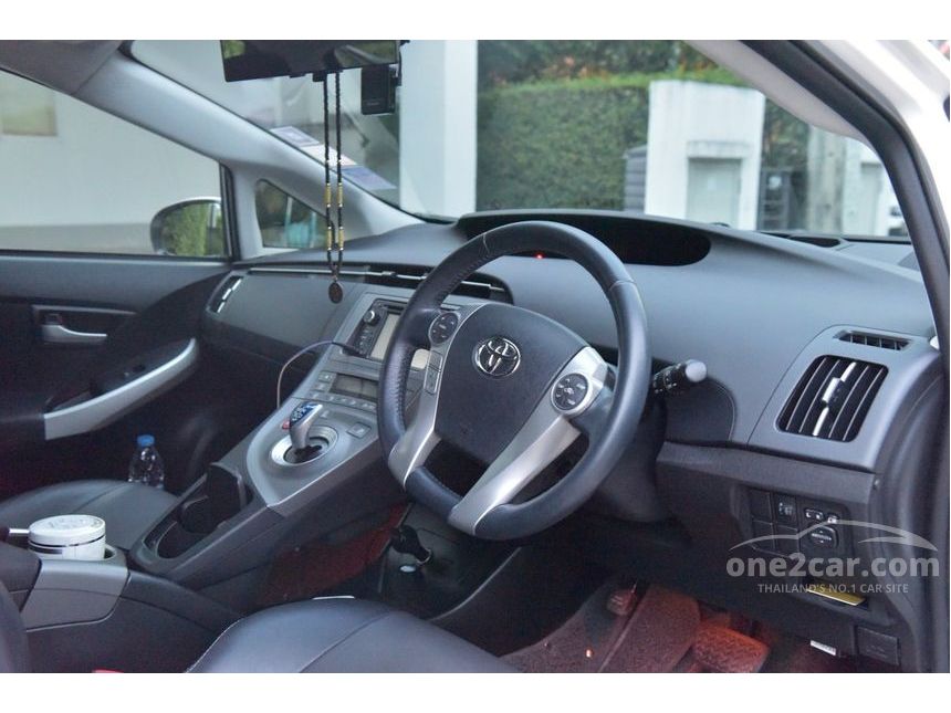 2013 Toyota Prius Hybrid TRD Sportivo Top option Hatchback