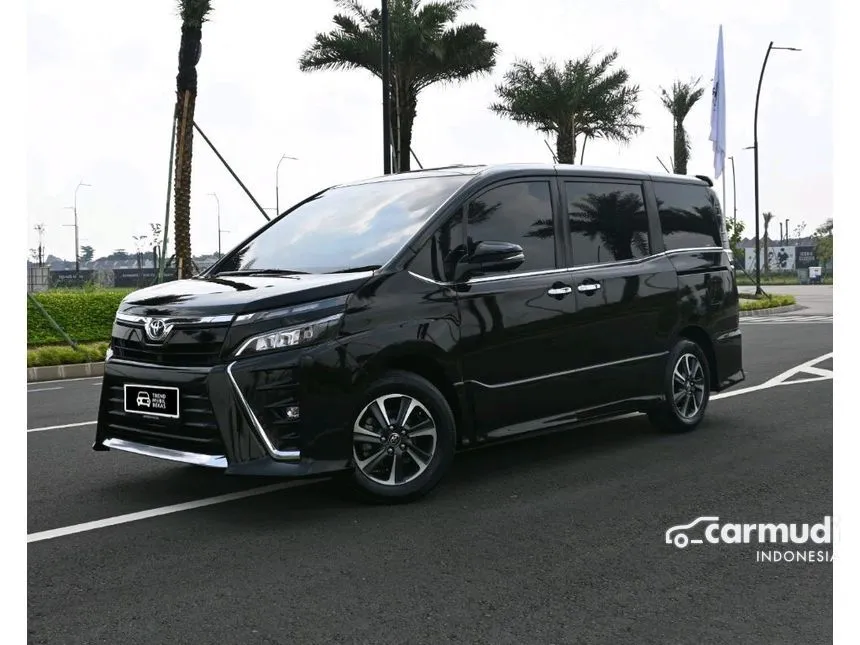 2018 Toyota Voxy MPV