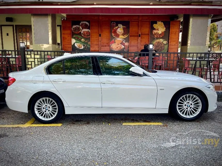 2017 BMW 318i Luxury Sedan