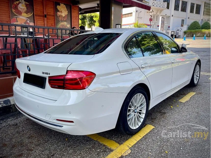 2017 BMW 318i Luxury Sedan