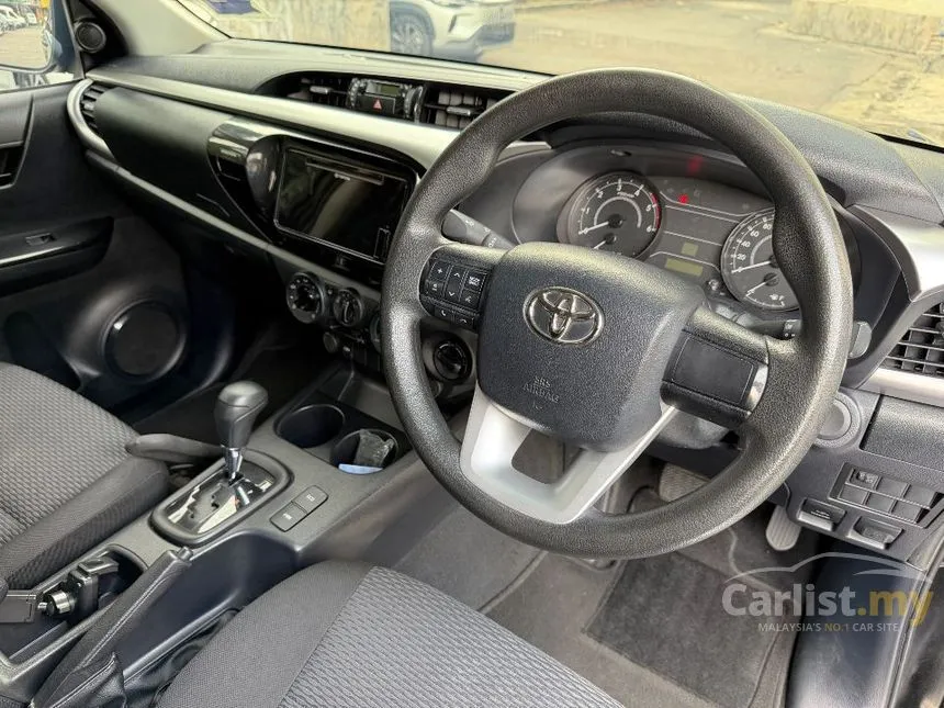 2022 Toyota Hilux E Dual Cab Pickup