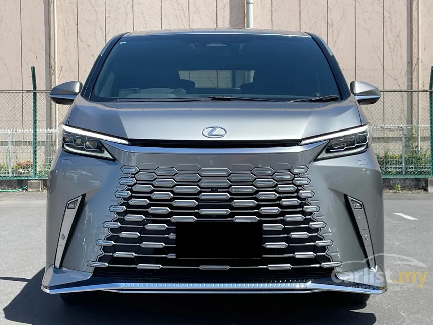 2025 Lexus LM 500h Version L 6 Seater MPV