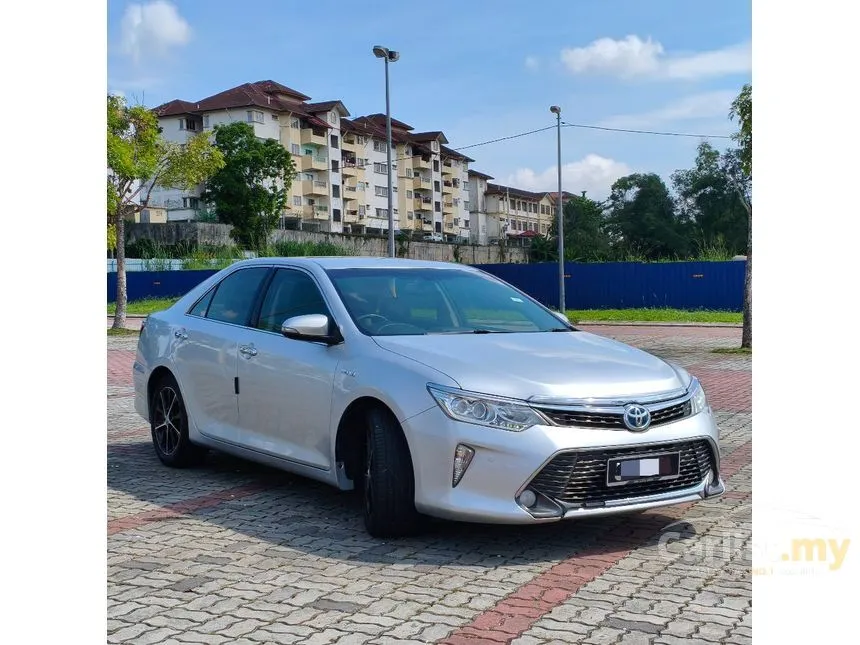 2015 Toyota Camry Hybrid Sedan