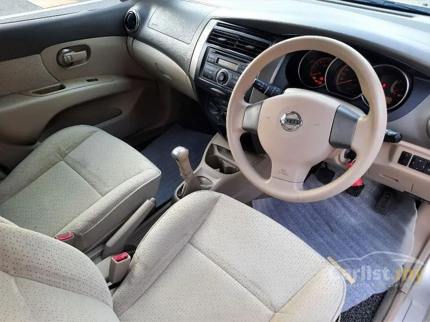2011 Nissan Grand Livina Comfort MPV