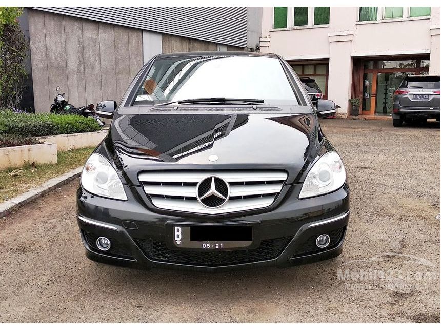 Jual Mobil Mercedes-Benz B180 2010 B180 1.7 di DKI Jakarta 