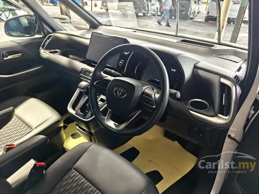 2022 Toyota Noah S-Z MPV