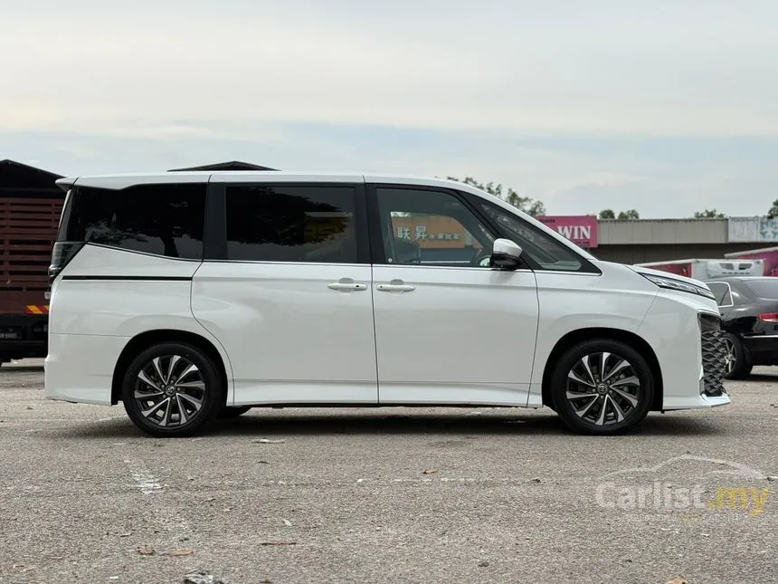 2022 Toyota Voxy S-Z MPV