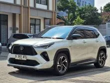 2023 Toyota Yaris Cross 1.5 S HV (2 Tone) with GR Parts Aero Pkg SUV Putih AT KM 27 Rb (ANTIK) Deal DP MINIM