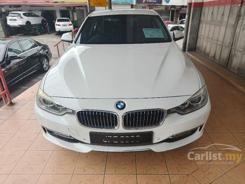 2013 BMW 320i Luxury Line Sedan
