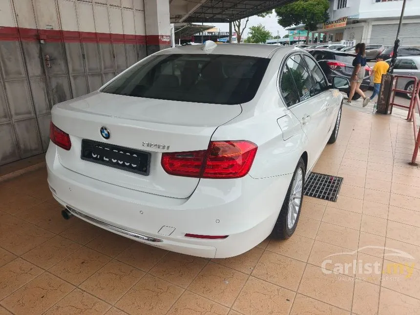 2013 BMW 320i Luxury Line Sedan
