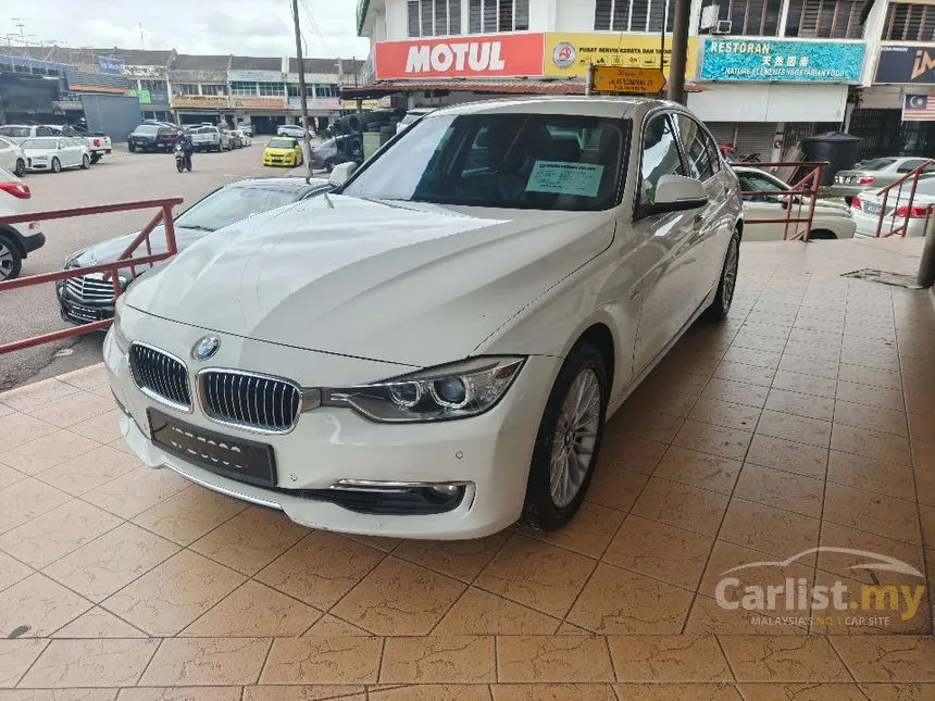 2013 BMW 320i Luxury Line Sedan