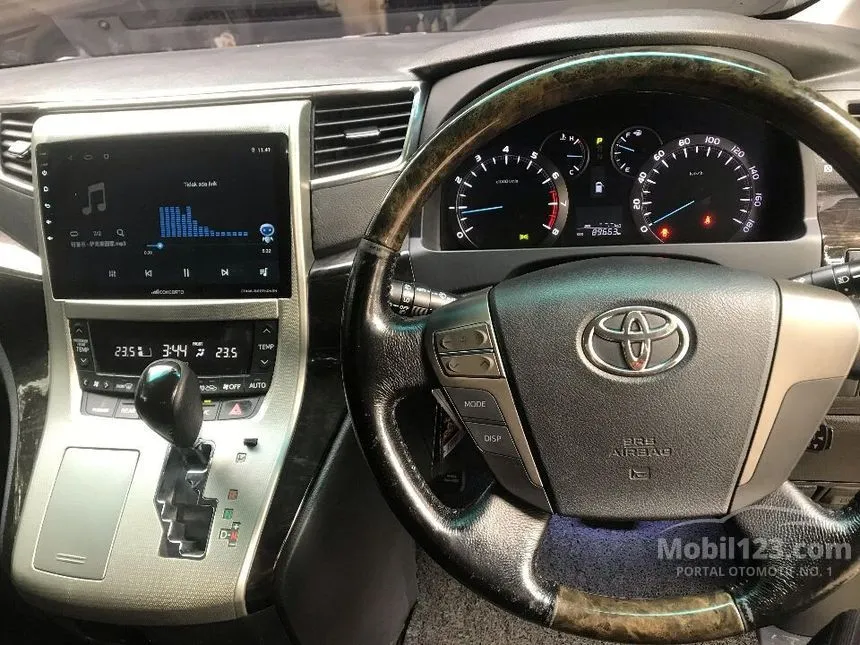 2013 Toyota Alphard S MPV