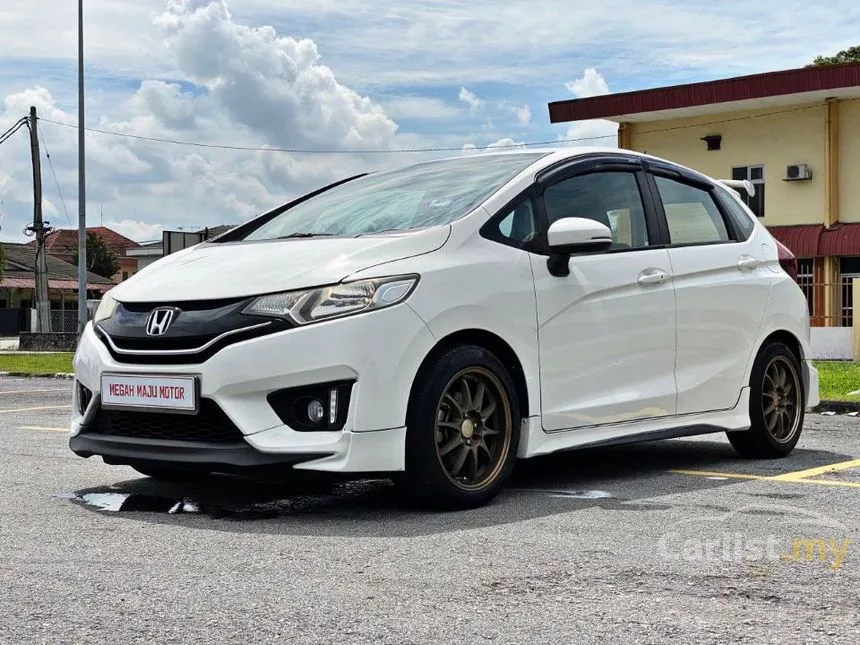 2015 Honda Jazz V i-VTEC Hatchback