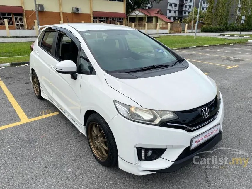 2015 Honda Jazz V i-VTEC Hatchback
