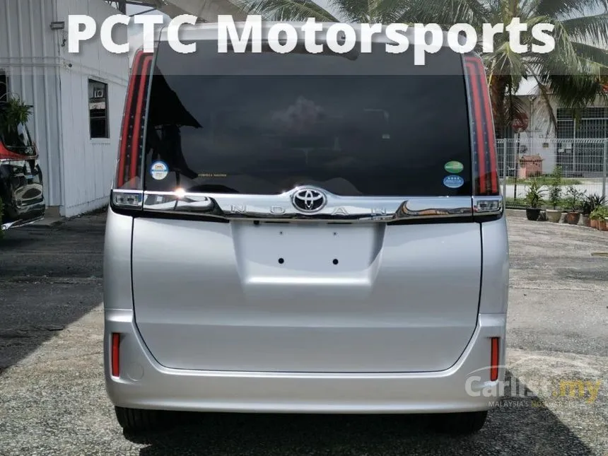 2018 Toyota Noah MPV