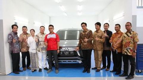 Mitsubishi Bodi & Cat PT Teja Berlian Cirebon Diresmikan