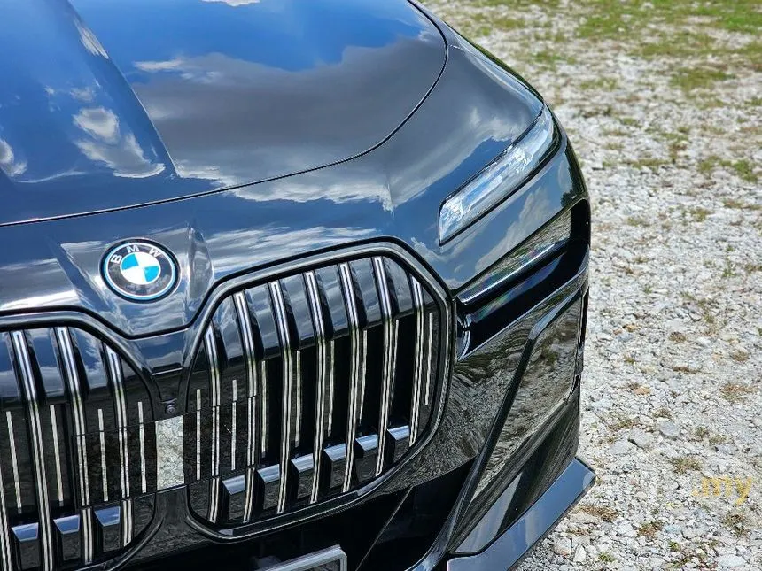 2024 BMW 750e xDrive M Sport Pure Excellence Sedan
