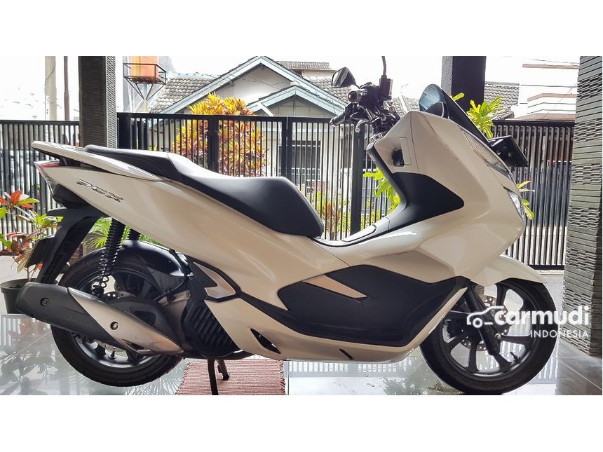 Jual Motor Honda PCX 2018 0.2 di Jawa Barat Automatic Others Putih Rp