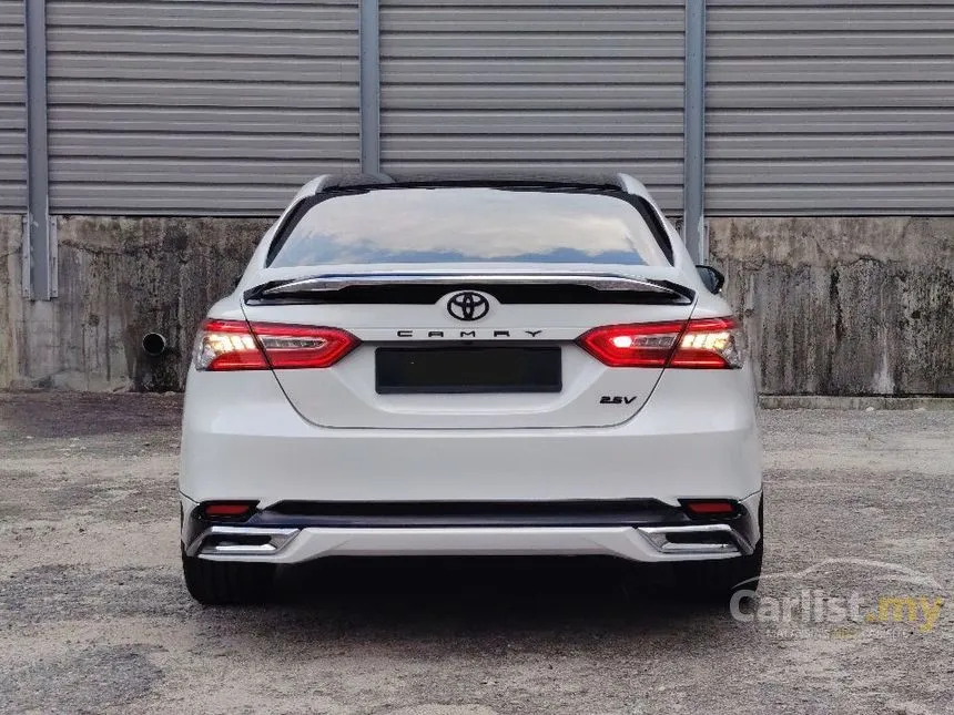 2019 Toyota Camry V Sedan