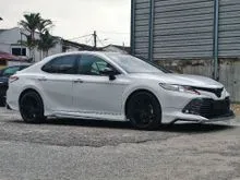 2019 Toyota Camry 2.5 V Sedan **Low Mileage**
