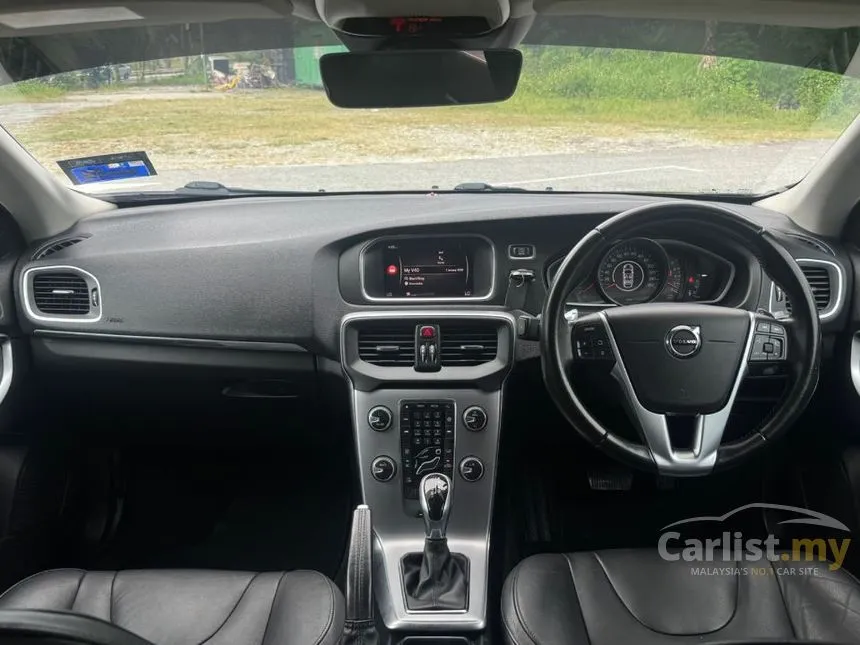 2018 Volvo V40 T4 Hatchback