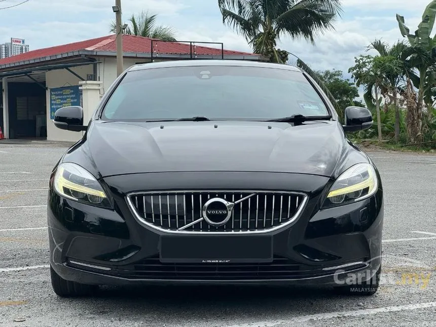 2018 Volvo V40 T4 Hatchback