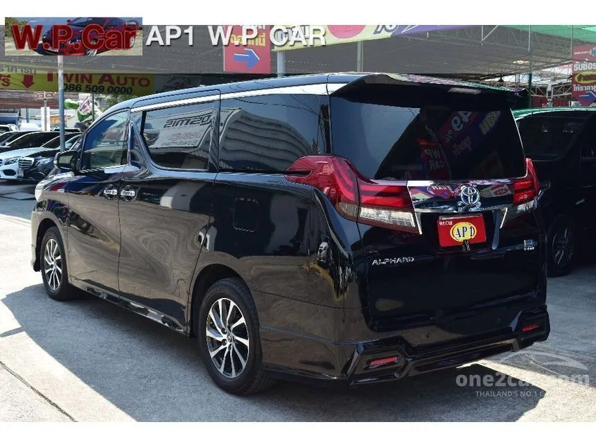 2017 Toyota Alphard HYBRID E-Four Van